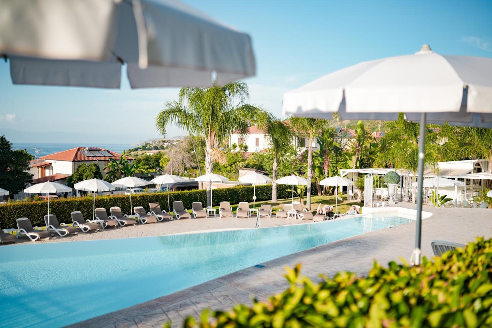 Sentido Michelizia Tropea Resort 外观 照片