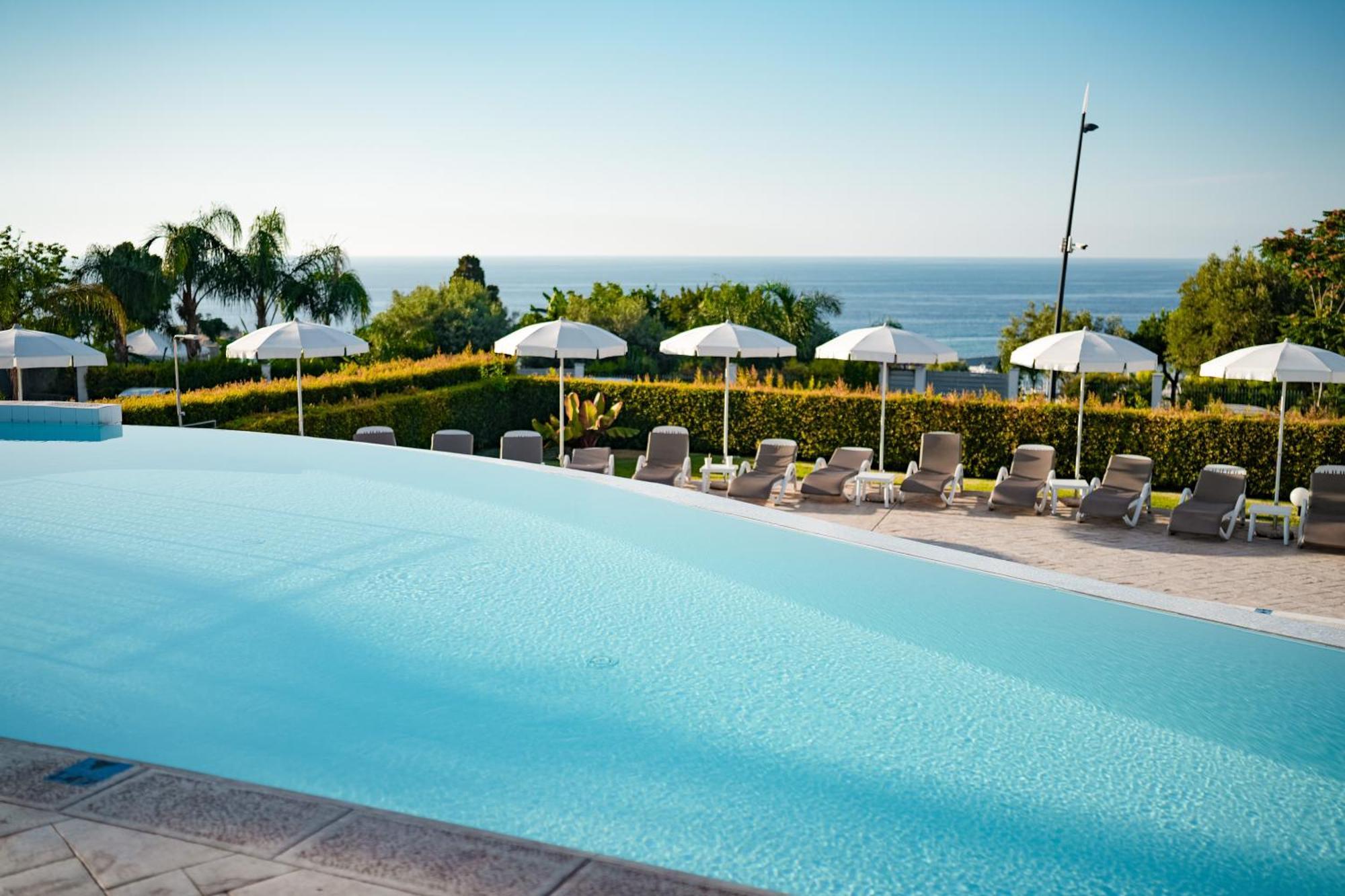 Sentido Michelizia Tropea Resort 外观 照片