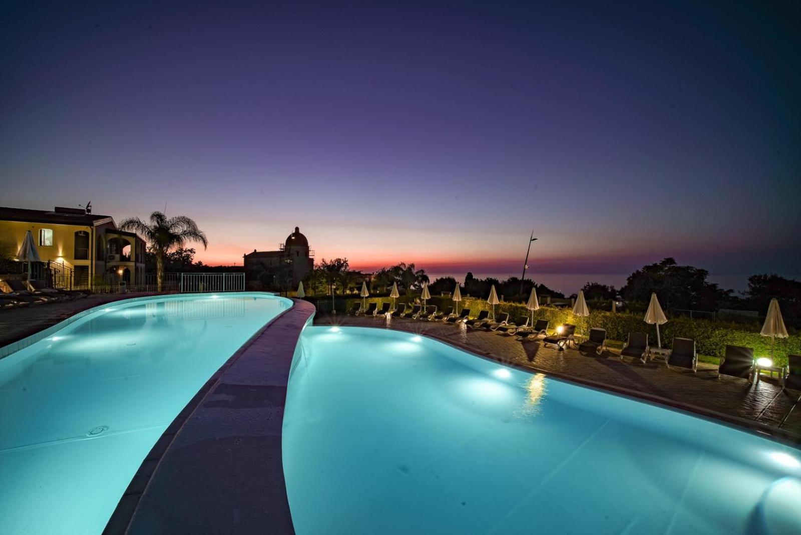 Sentido Michelizia Tropea Resort 外观 照片